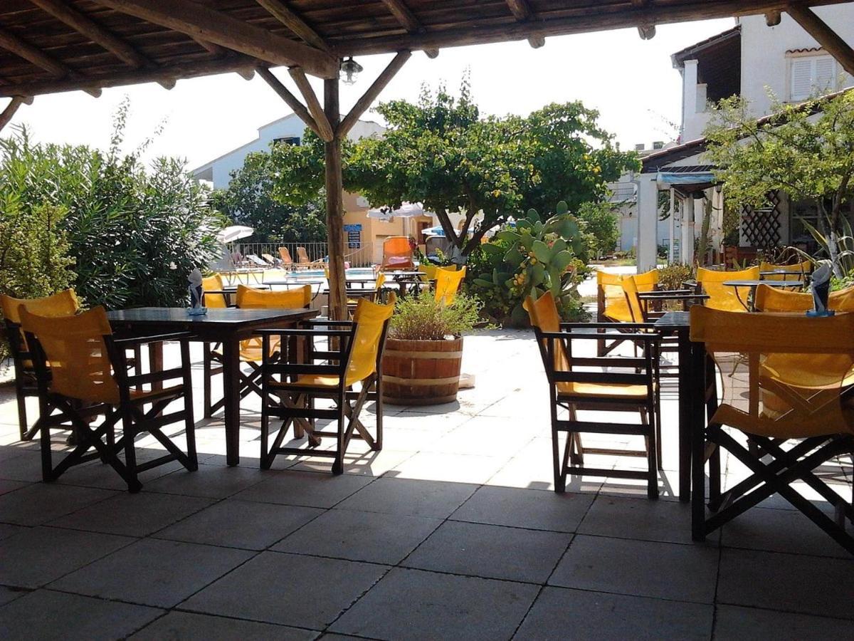 Sofia Beach Apartments Kávos Eksteriør bilde