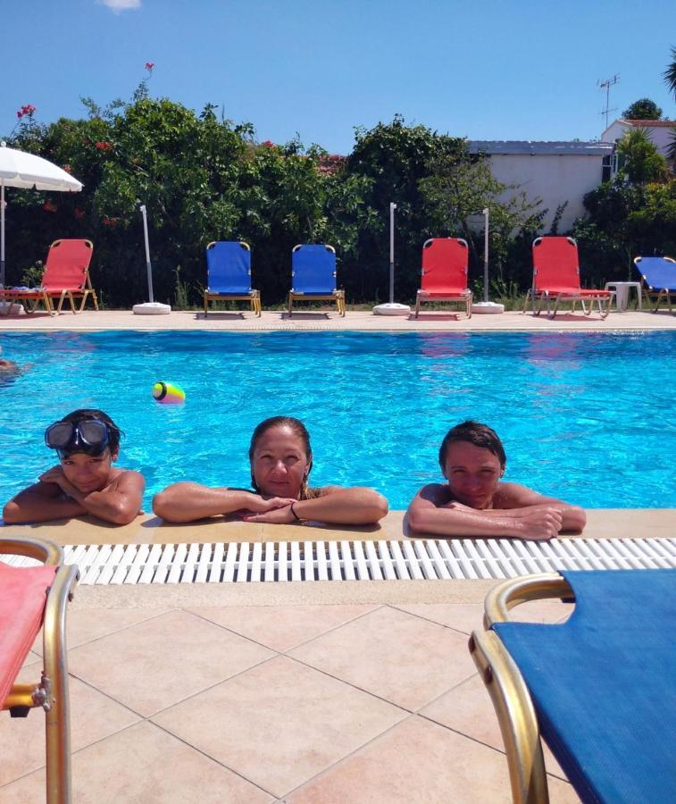 Sofia Beach Apartments Kávos Eksteriør bilde