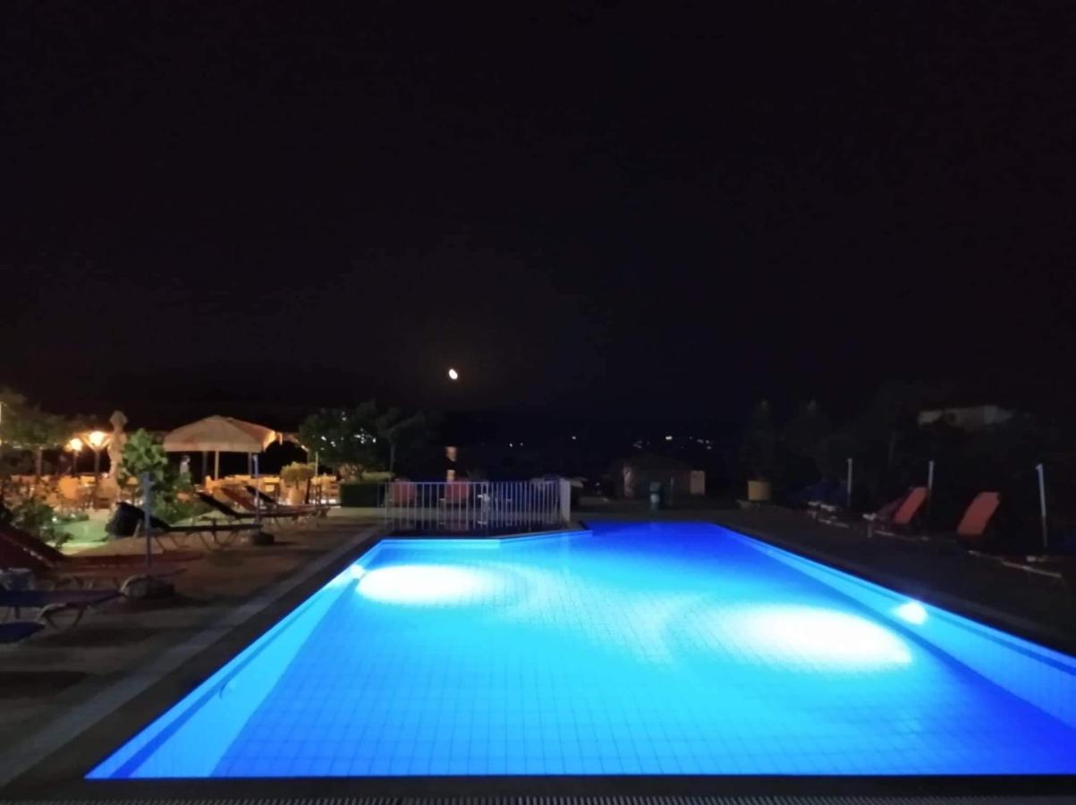 Sofia Beach Apartments Kávos Eksteriør bilde