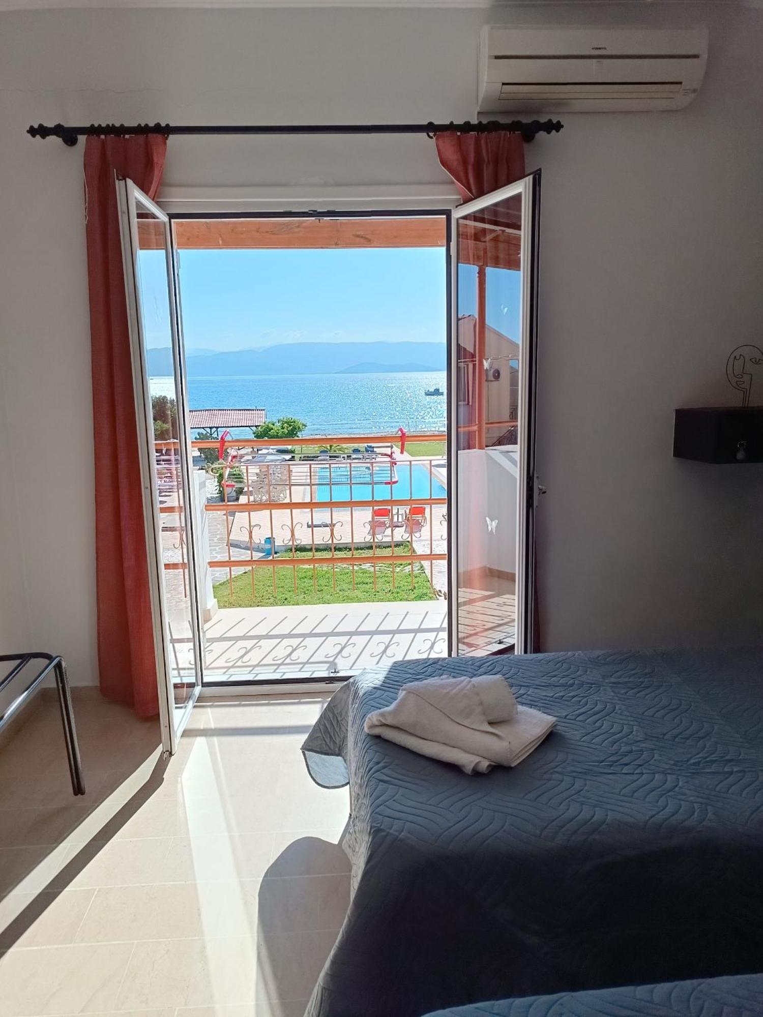 Sofia Beach Apartments Kávos Eksteriør bilde